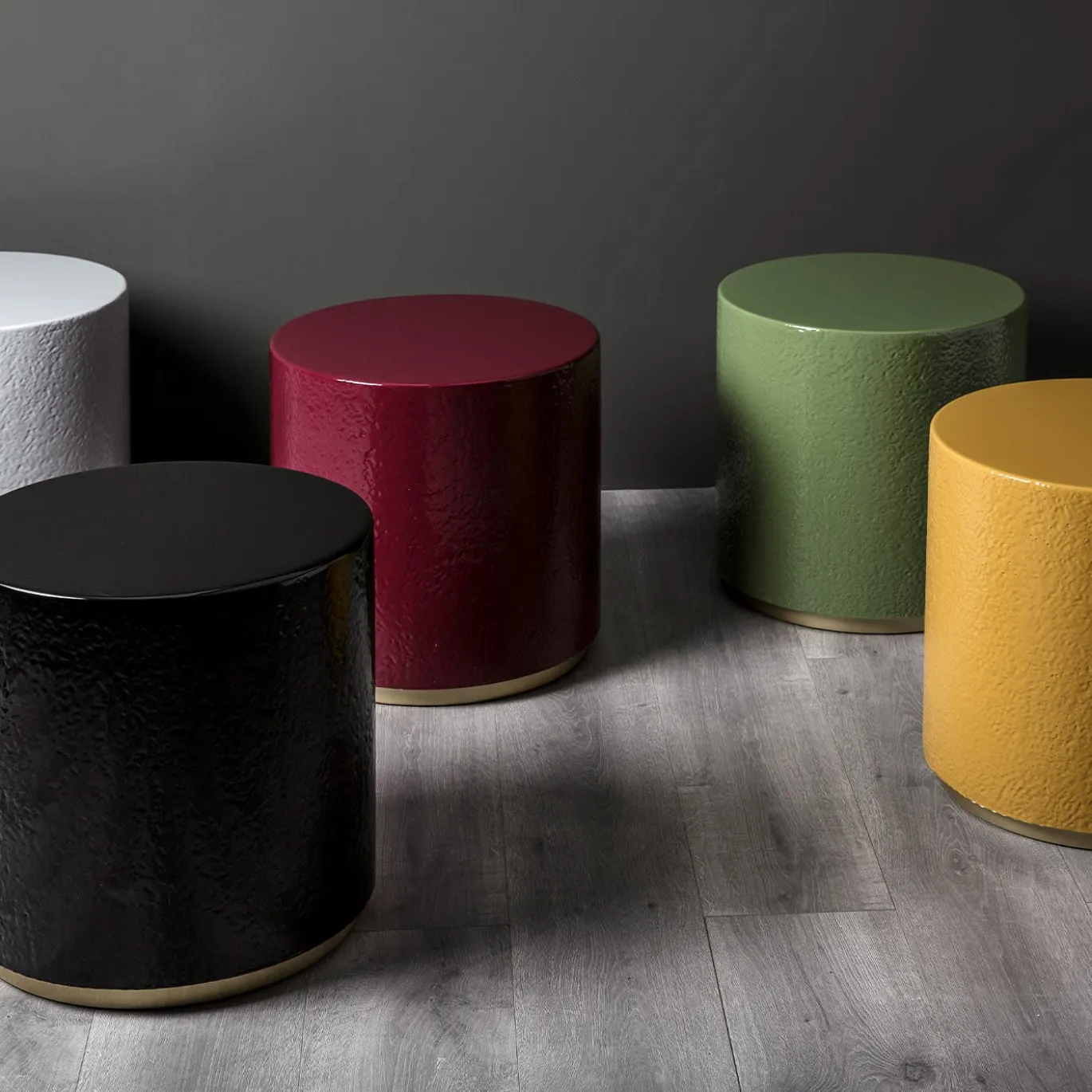 Pouf e tavolino giallo