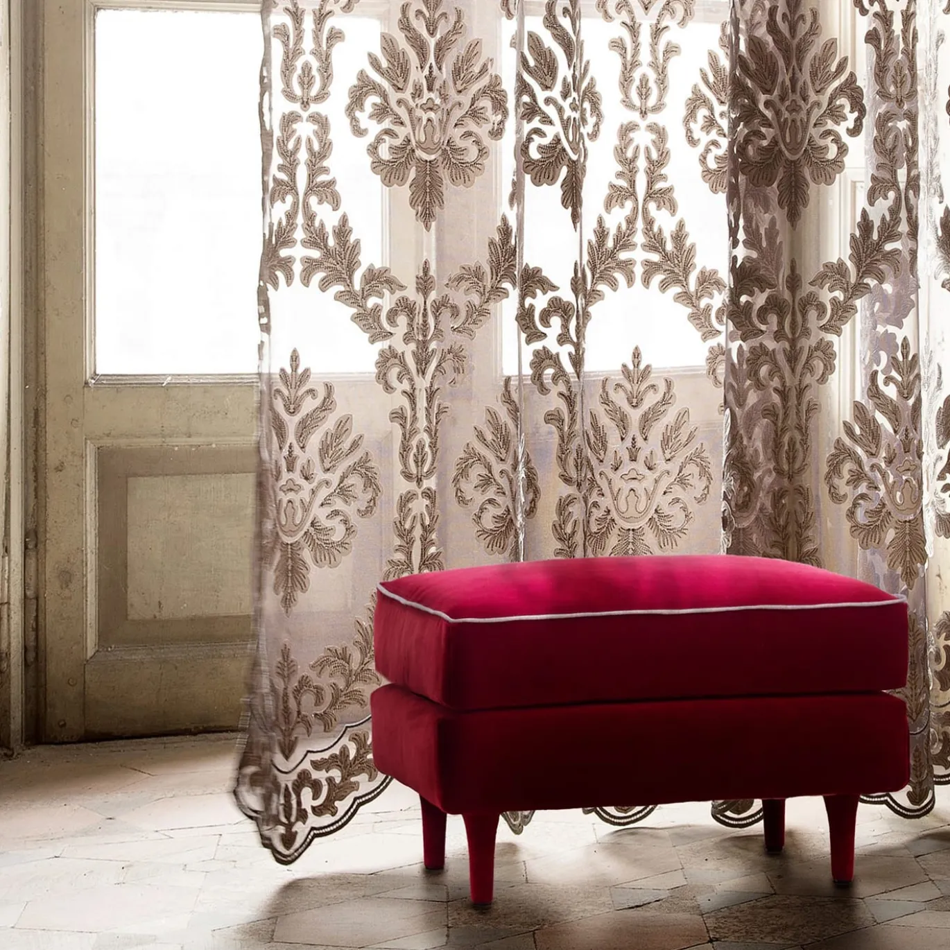 Pouf in velluto Casquet Ecological Red Passion