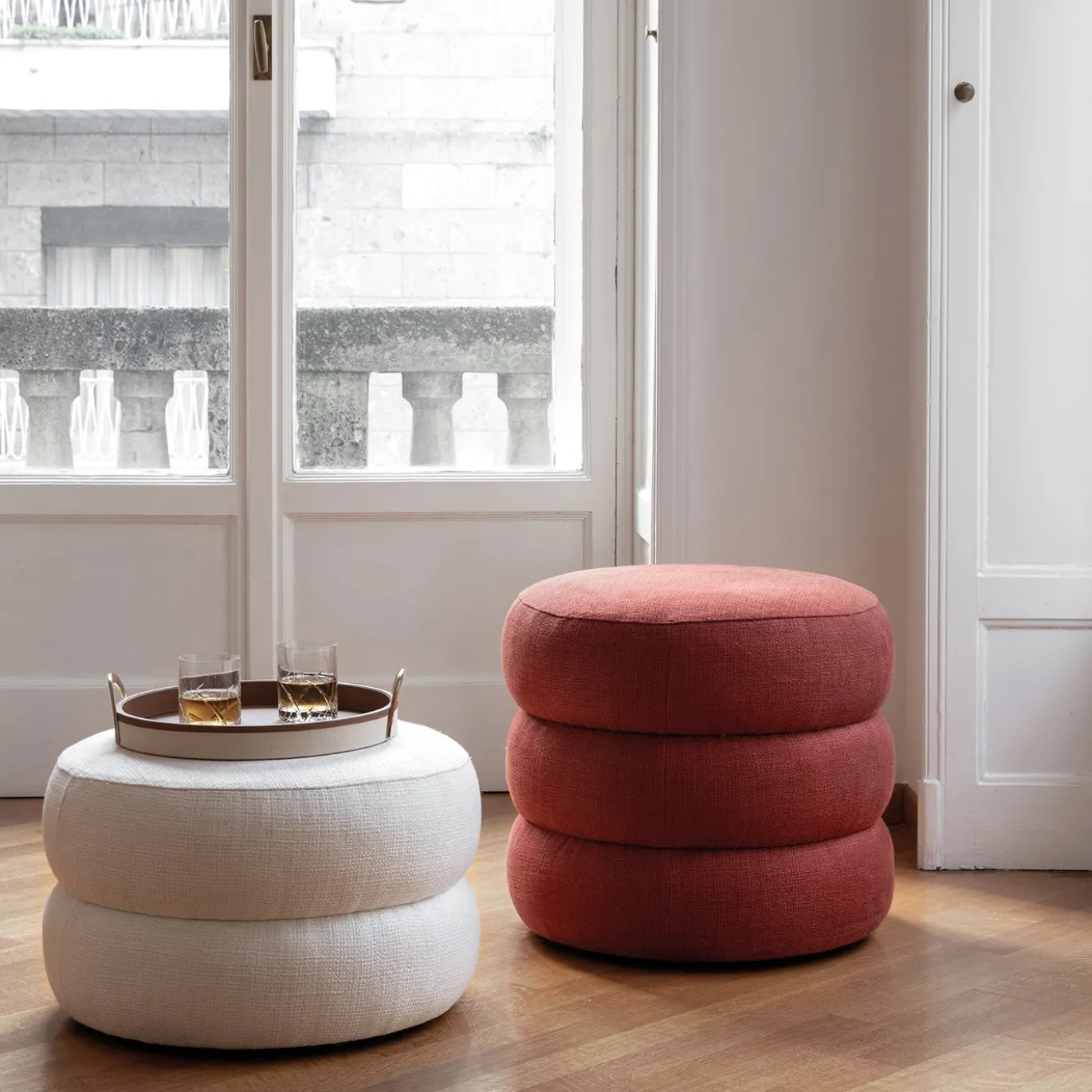 Pouf Macaron in lino rosso scuro