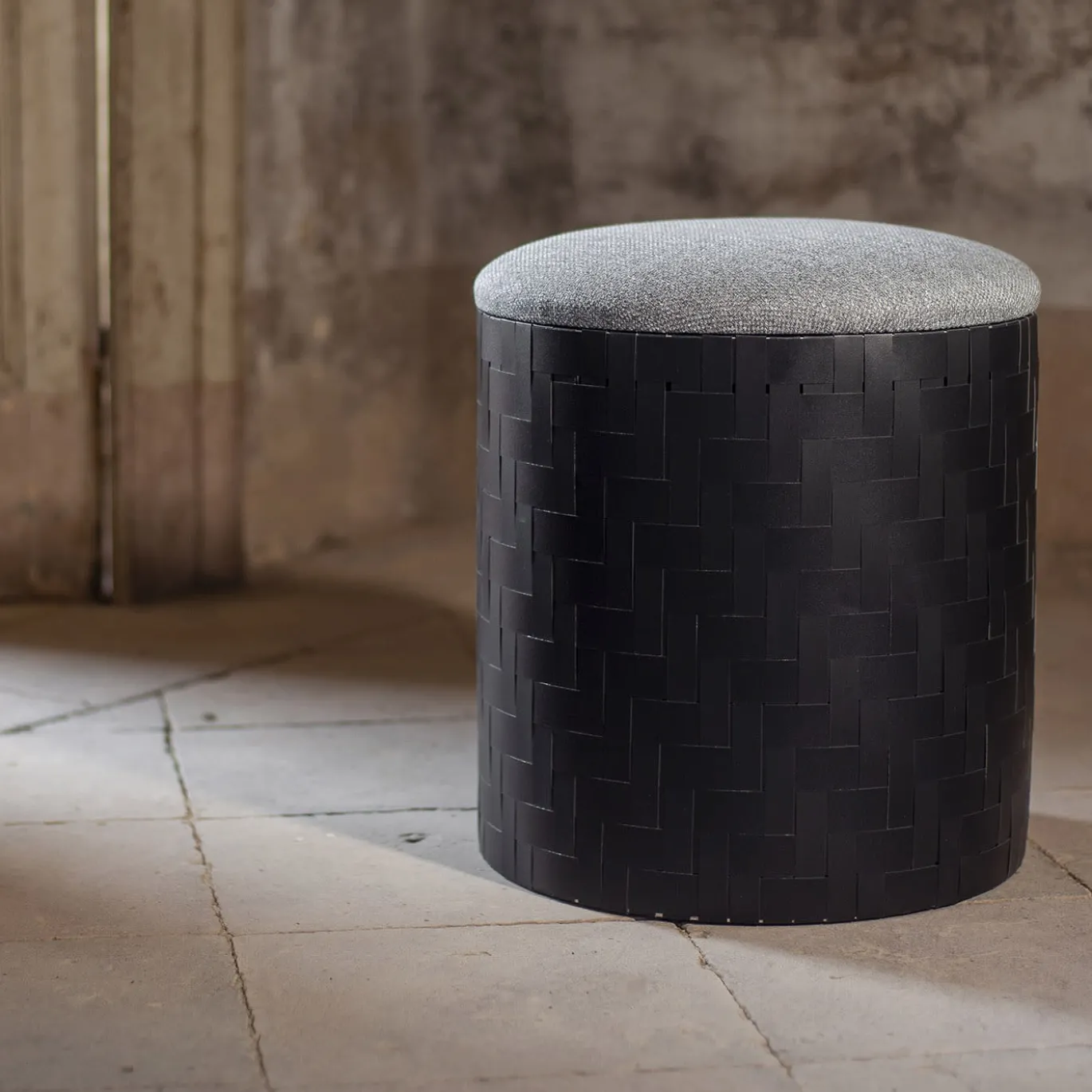 Pouf nero Mastio