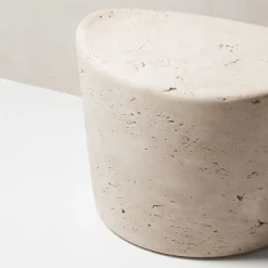 Pouf Perseus in marmo