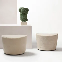 Pouf Perseus in marmo