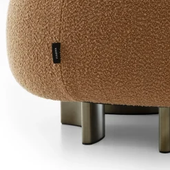 Pouf Punto e Virgola color caramello