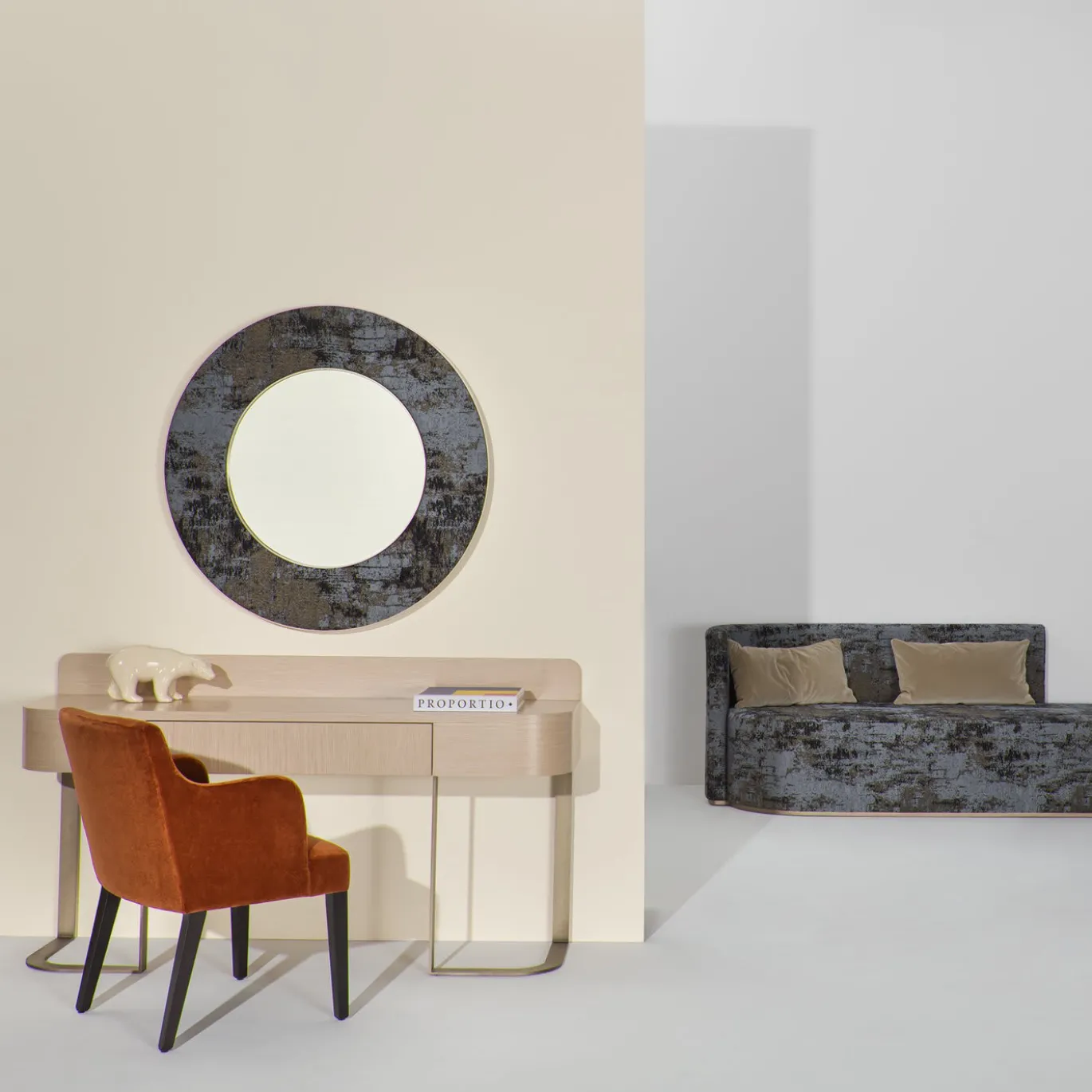Pouf rosso Ciro Tondo di Ciarmoli Queda Studio