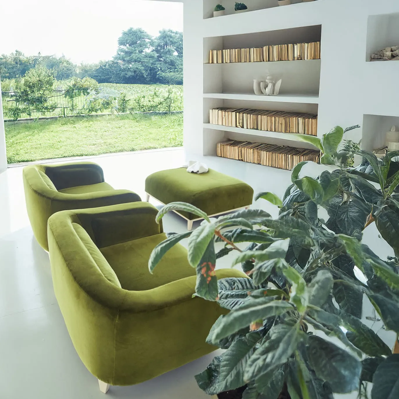 Pouf Zeno Eco In Velluto Verde Oliva Di Brian Sironi