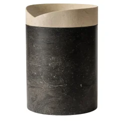 Qui e Ora Ostuni Vaso in travertino e marquina nera
