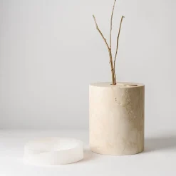 Qui e ora Vaso in onice bianco e travertino di Ostuni #2
