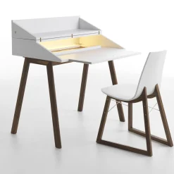 Scrivania Bureau White di Esa Vesmanen