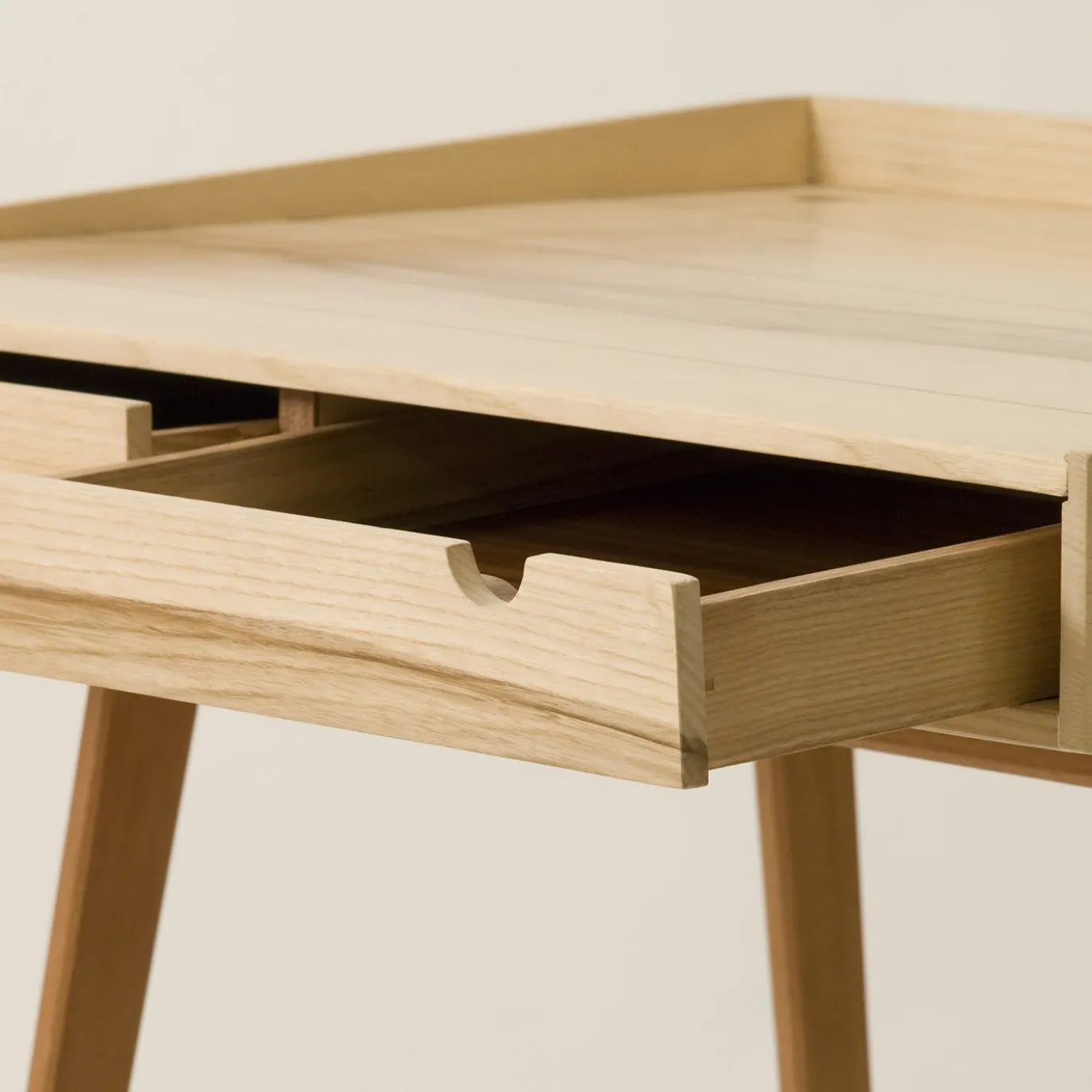 Scrivania in legno Ego