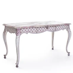 Scrivania Stra con struttura in legno bianco e dettagli lavanda