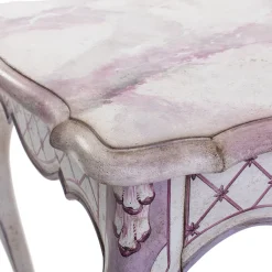 Scrivania Stra con struttura in legno bianco e dettagli lavanda