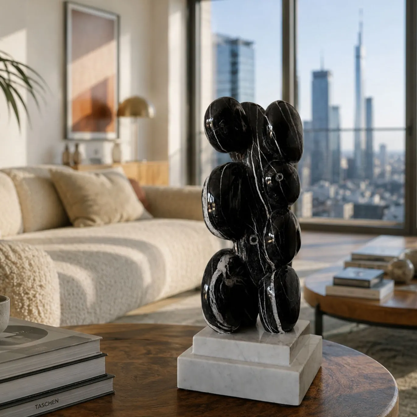 Scultura Abbracci in Marmo Nero Venato su Base Bianca di Piero Speranza