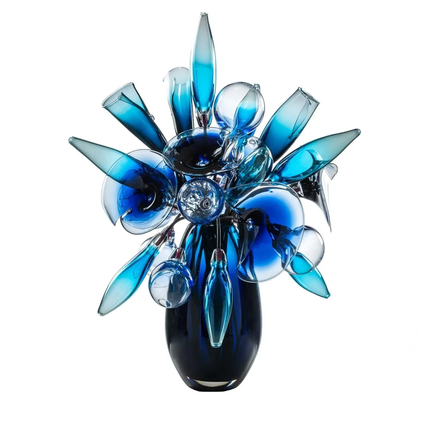 Scultura blu Fuochi Boreali di Giorgio Vigna