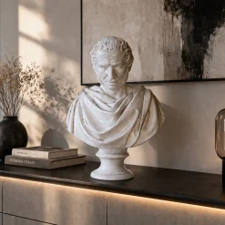Scultura busto di Cesare in smalto bianco