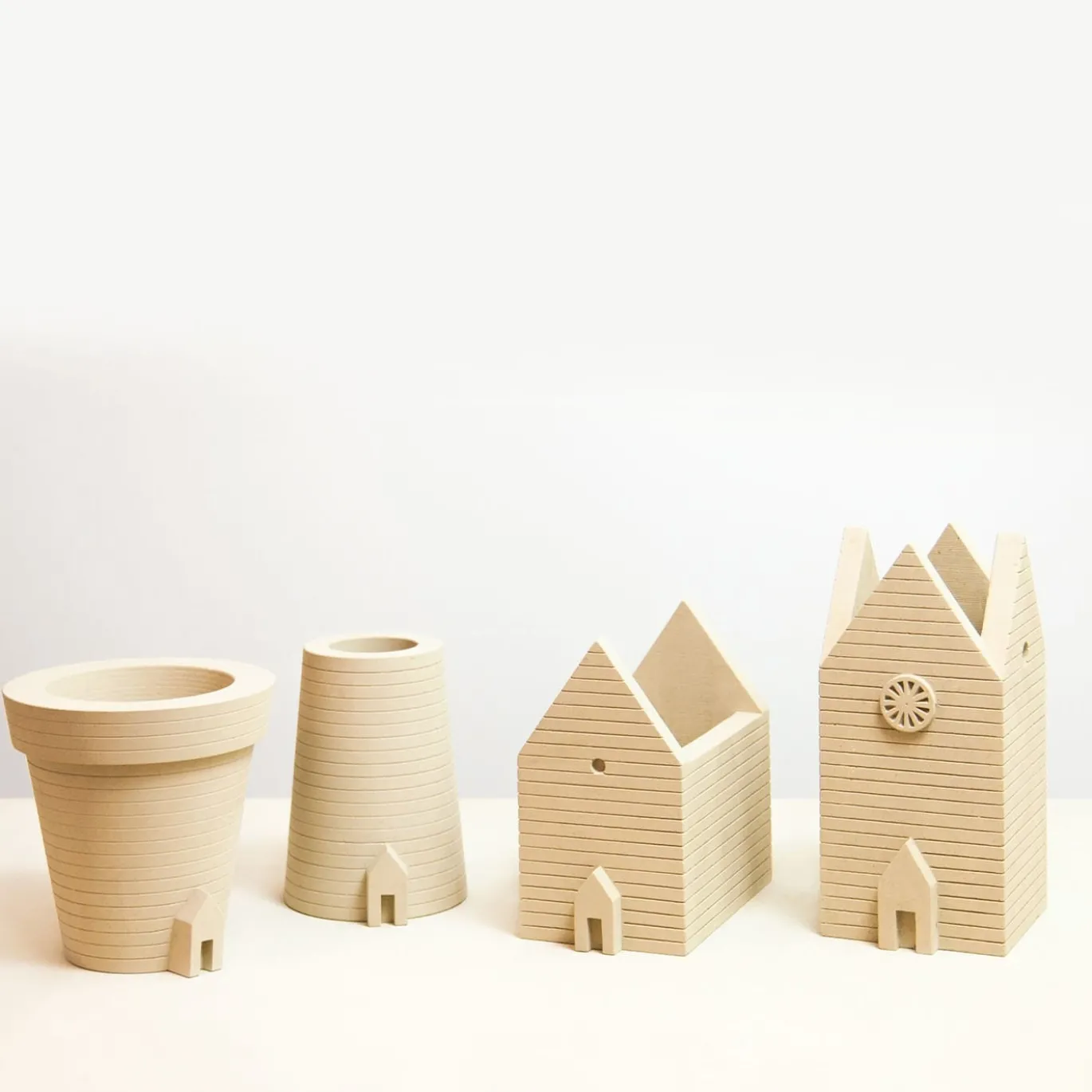 Scultura "Casavasetto" di Ugo La Pietra