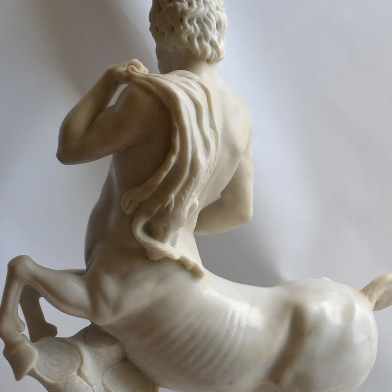 Scultura Centauro Bianco Carrara
