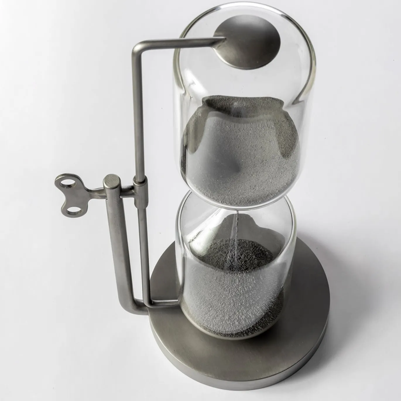 Scultura Clessidra Timeless con Limatura di Ferro Grigia