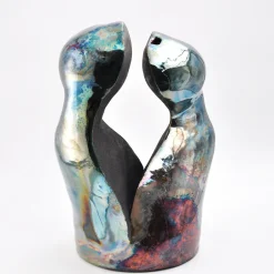Scultura decorativa Intesa in ceramica di Nino Basso