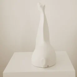 Scultura decorativa Naru Horse in porcellana beige