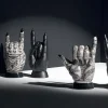Scultura decorativa Tauro Nero di Ugo La Pietra