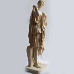 Scultura Diana Gabii in marmo bianco di Carrara