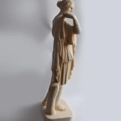 Scultura Diana Gabii in marmo bianco di Carrara