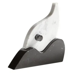 Scultura di Donzella Pavonina