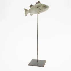 Scultura di spigola bianca grassa
