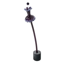 Scultura in ceramica smaltata con fiore di felce viola Flora