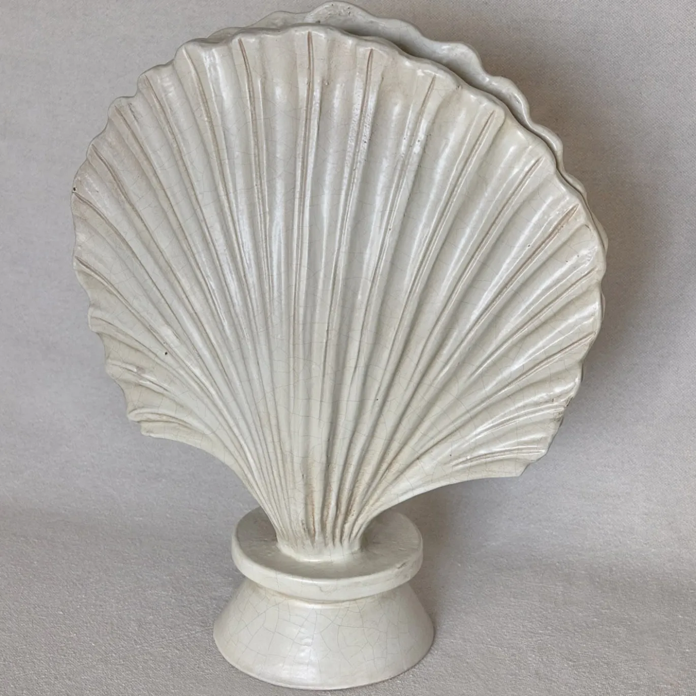 Scultura in ceramica toscana modellata a mano Ostrica Cream
