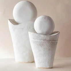 Scultura in gres bianco Luna Piena II