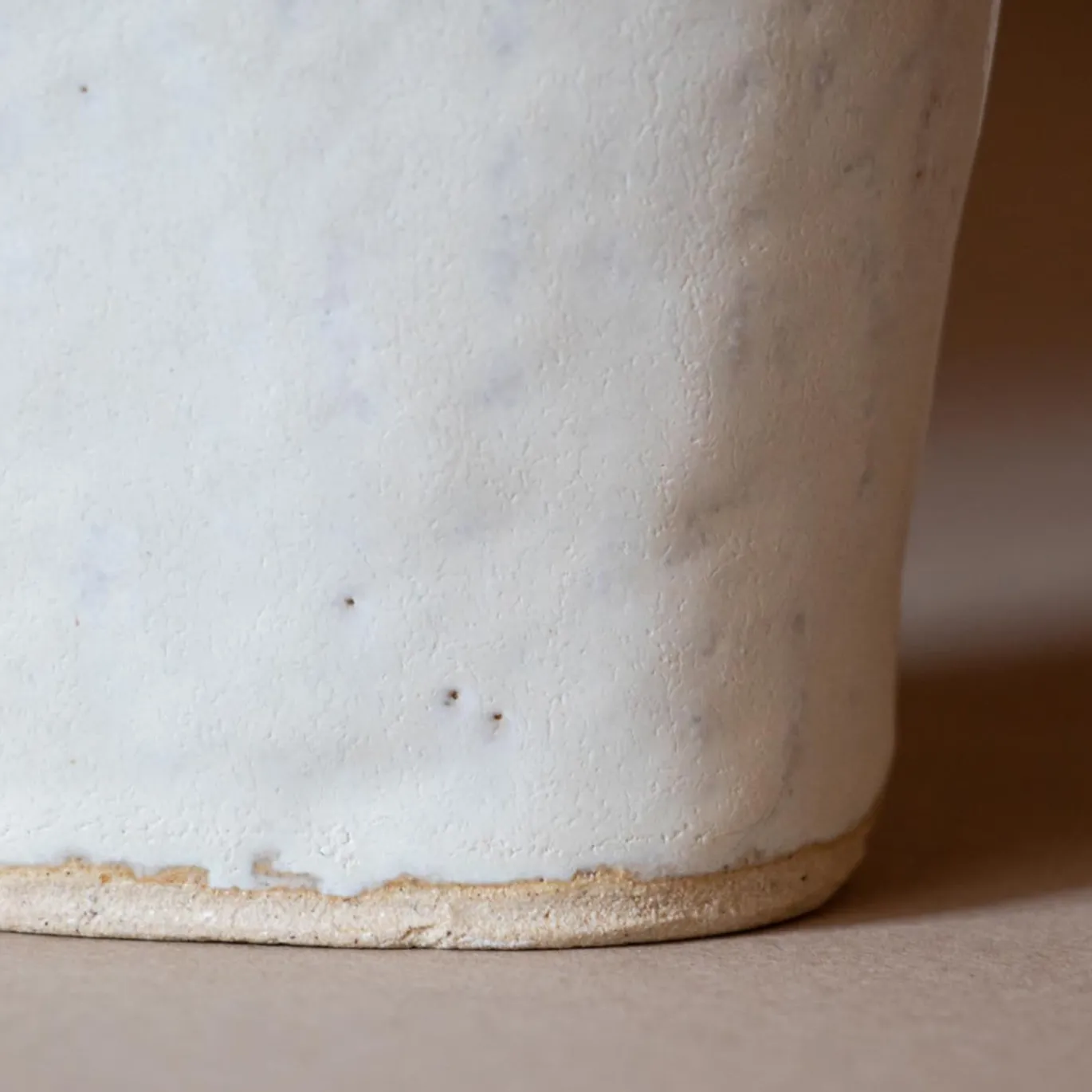 Scultura in gres bianco Luna Piena I