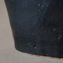 Scultura in gres nero Luna Nuova I