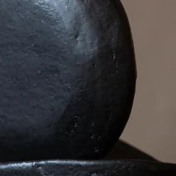 Scultura in gres nero Luna Nuova II