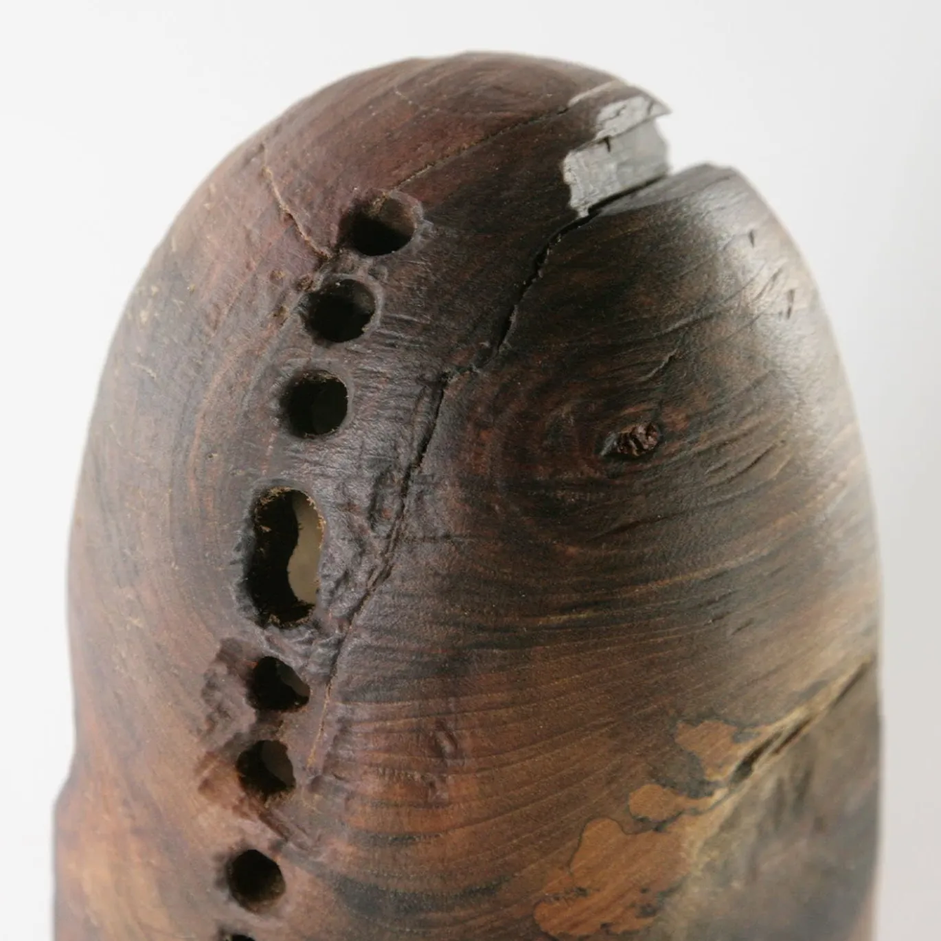 Scultura in Legno Forma Scavata Collezione Impossiballs