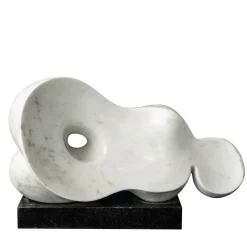 Scultura in marmo bianco Ombelico di Piero Speranza