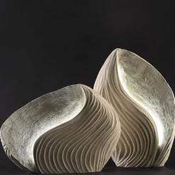Scultura luminosa orizzontale in pietra leccese Madrepora