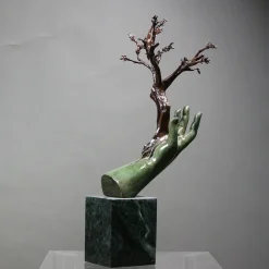 Scultura Mano Albero in bronzo