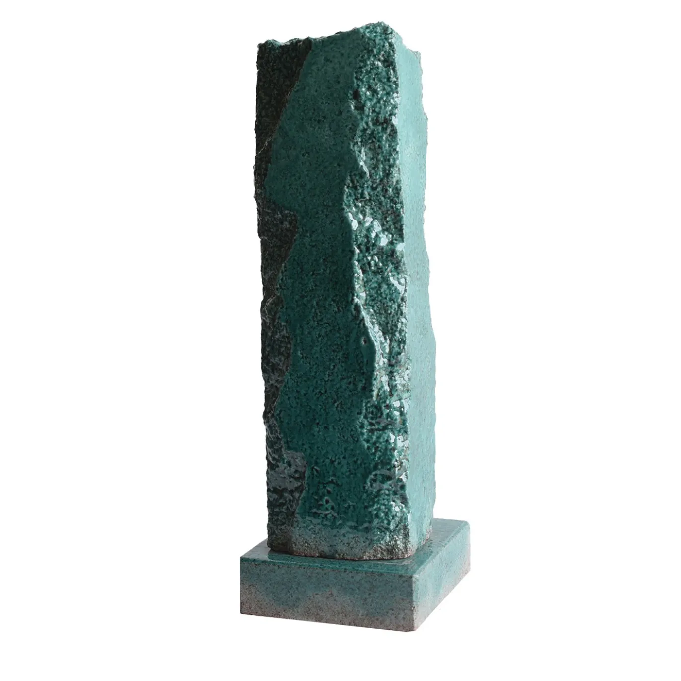 Scultura Menhir in pietra vulcanica smaltata verde