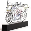 Scultura Moto da corsa in filo metallico