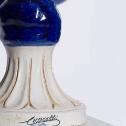 Scultura obliqua conchiglia in ceramica blu