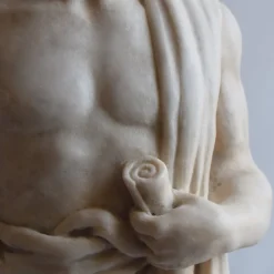 Scultura Torso Panneggiato in Marmo Bianco di Carrara