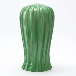 Scultura verde alta di cactus