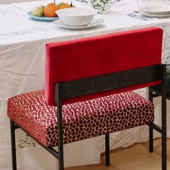 Sedia Aurea in velluto rosso di CtrlZak e Davide Barzaghi