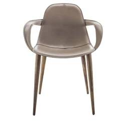 Sedia con gambe in legno Couture di Stefano Bigi