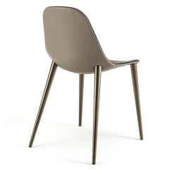 Sedia con gambe in metallo Couture di Stefano Bigi