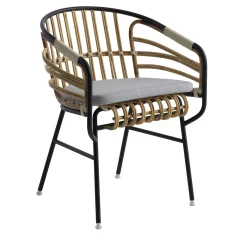 Sedia da esterno in rattan nero Raphia con cuscino di Lucidipevere