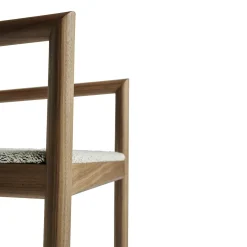 Sedia Dalston in Bouclé Nuvola e Noce Canaletto