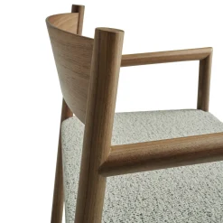 Sedia Dalston in Bouclé Nuvola e Noce Canaletto