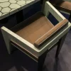 Sedia da pranzo Forma in tessuto marrone con struttura in legno massello